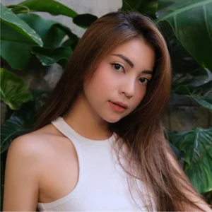 Stunning Post-Marriage Glow of Quang Hai's Famous Ex-Girlfriend - image 3