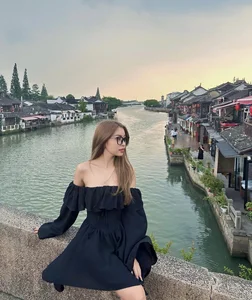 Stunning Post-Marriage Glow of Quang Hai's Famous Ex-Girlfriend - image 10