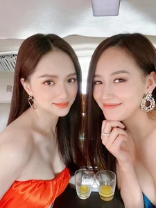 Huong Giang Receives Sweet Blessings and Big News from Elite Friends - image 2