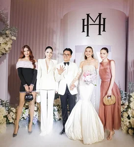 Huong Giang Receives Sweet Blessings and Big News from Elite Friends - image 6