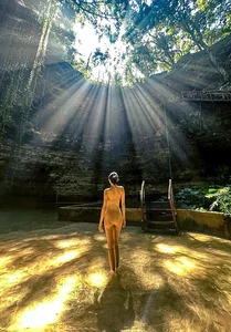 Huong Giang Receives Sweet Blessings and Big News from Elite Friends - image 0