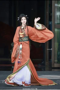 Modern Elegance Meets the Warring States: China's Top Historical Beauty - image 1