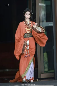 Modern Elegance Meets the Warring States: China's Top Historical Beauty - image 5