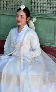 Phuong My Chi Channels Elegance at a Historic Korean Palace - image 9