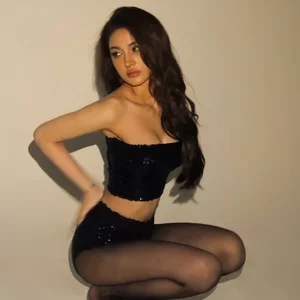 Stunning Bikini Photos of E De Ethnic Beauty H'Duyên Bkrông Showcasing Her Perfect Figure - image 0