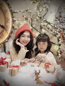 Stunning Nghe An TV Host Amazes Fans in Beautiful Photo with Her Daughter - image 3