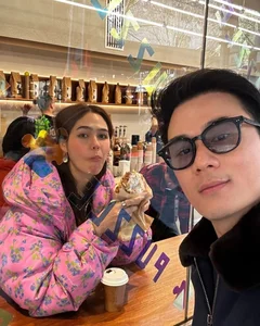 Thai Superstar and Billionaire Husband: A Romantic and Stylish Stroll in the City - image 3