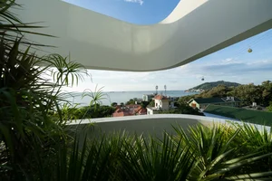 Nautical Luxury: A Stunning Beach Villa Designed Like a Ship’s Deck - image 4