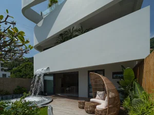 Nautical Luxury: A Stunning Beach Villa Designed Like a Ship’s Deck - image 3