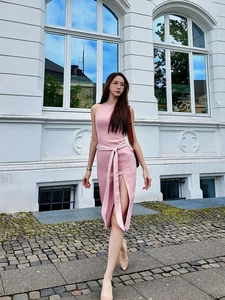 The Rise of a 1.86m Beauty Queen: From Military Upbringing to Miss World - image 3