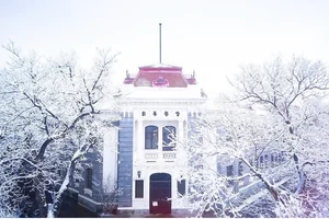 Exploring the Prestigious Campus of the Harvard of Asia - image 3