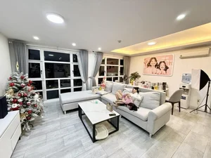 Inside Singer Pha Le's Luxurious Mansion in Elite Neighborhood - image 6