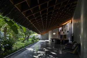 Unbelievable Rustic Exterior Conceals a Luxurious Modern Oasis Inside This Unique Home - image 2