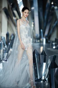 Quyen Linh's 18-Year-Old Daughter Lo Lem Makes Stunning Catwalk Debut - image 9