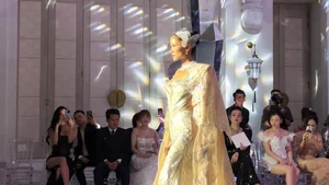 Quyen Linh's 18-Year-Old Daughter Lo Lem Makes Stunning Catwalk Debut - image 3