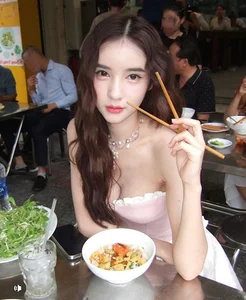 Thai Transgender Icon Turns Heads on the Streets of Hanoi - image 3