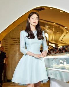 Song Hye Kyo’s Quiet Luxury Fashion: The Art of Effortless Elegance - image 10