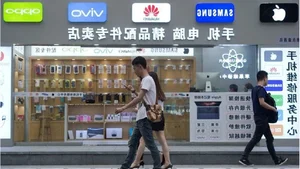 The Sudden Decline of Independent Phone Repair Shops Across China - image 4