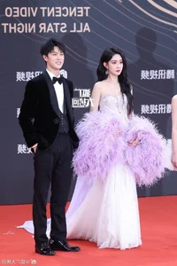 Star Studded Red Carpet Highlights at Tencent Video All Star Awards 2025 - image 14