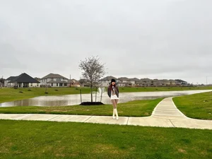 Miss Bao Ngoc Purchases Spacious US Mansion Comparing Property Values - image 2