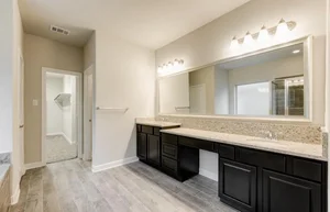 Miss Bao Ngoc Purchases Spacious US Mansion Comparing Property Values - image 0