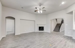 Miss Bao Ngoc Purchases Spacious US Mansion Comparing Property Values - image 6