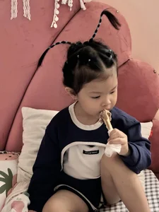 Beautiful Morning Hairstyles Created by a Loving Grandmother for Her Granddaughter - image 11