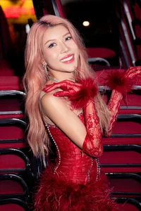 Trang Phap: Multilingual Talent, Stellar Career, and Elite Family Background - image 1