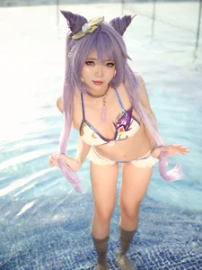 ZinieQ Keqing Bikini Cosplay Gallery: A Stunning Tribute to the Genshin Impact Character - image 5