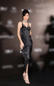Lynk Lee's Inspiring Transition Journey and Her Bold Fashion Evolution - image 1
