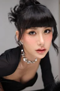 Lynk Lee's Inspiring Transition Journey and Her Bold Fashion Evolution - image 9