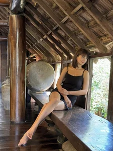 The Stunning Transformation of Actress Kim Tuyen: From a 16-Year-Old Beauty to a Resilient Screen Icon - image 5