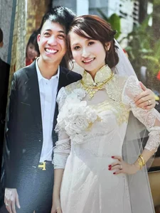 Mina Pham’s Youthful Glow: Minh Nhua’s Wife Visits Stepdaughter Joyce Pham - image 4