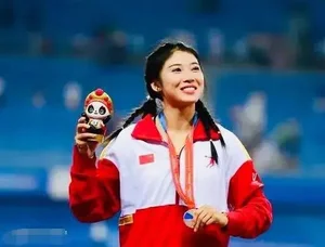 Chinese Track and Field Athlete Captivates Fans with Movie-Star Looks - image 3