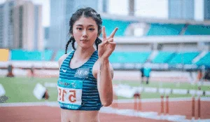 Chinese Track and Field Athlete Captivates Fans with Movie-Star Looks - image 5