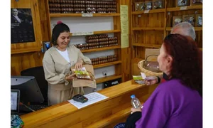 Bakery Revives 5,000-Year-Old Ancient Egyptian Bread Recipe to Instant Success - image 8