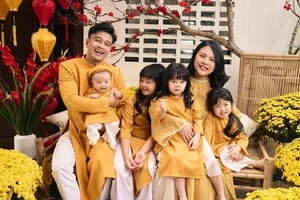 Adorable Moments: Actress Van Trang’s Four Children Dress Up as Little Soldiers - image 1