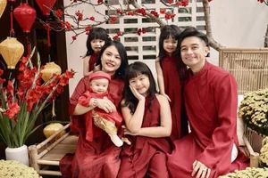 Adorable Moments: Actress Van Trang’s Four Children Dress Up as Little Soldiers - image 2
