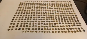 Metal Detectorist Discovers Rare Historical Treasure Worth $270,000 - image 3