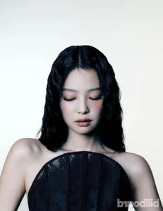 Jennie (BLACKPINK) Graces the Billboard January Cover: A Global Icon's Solo Reign - image 2