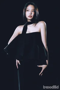 Jennie (BLACKPINK) Graces the Billboard January Cover: A Global Icon's Solo Reign - image 5