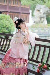 Jiao Yi Zhi Sui Sui Shines in YiTuYu Art Language Vol.10476: 61P Photography Set - image 57