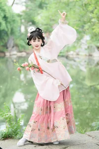 Jiao Yi Zhi Sui Sui Shines in YiTuYu Art Language Vol.10476: 61P Photography Set - image 21