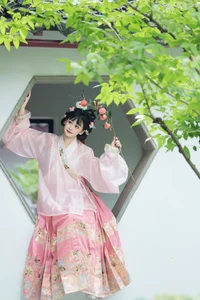 Jiao Yi Zhi Sui Sui Shines in YiTuYu Art Language Vol.10476: 61P Photography Set - image 23