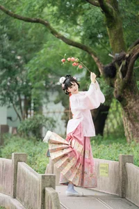 Jiao Yi Zhi Sui Sui Shines in YiTuYu Art Language Vol.10476: 61P Photography Set - image 4