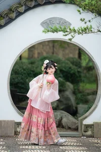 Jiao Yi Zhi Sui Sui Shines in YiTuYu Art Language Vol.10476: 61P Photography Set - image 49