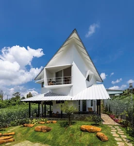 The Unique Folding Roof House with a One-of-a-Kind Rotating Angle in Lam Dong - image 9