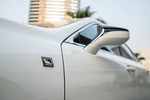 Lexus ES Luxury Sedan Sees Massive Price Drop of 260 Million VND in Vietnam - image 2