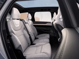 Volvo's Flagship EVs Arrive in Vietnam: Level 3 Driving & 600km Range - image 7