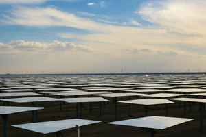 Harnessing the Sun: China's Massive Solar Power Project in the Gobi Desert - image 6